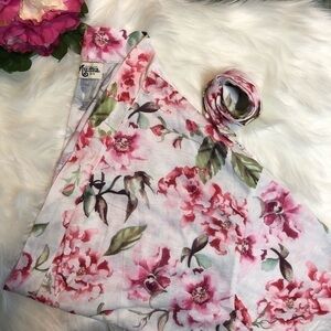 NWOT Show me your mumu floral robe. 🌸